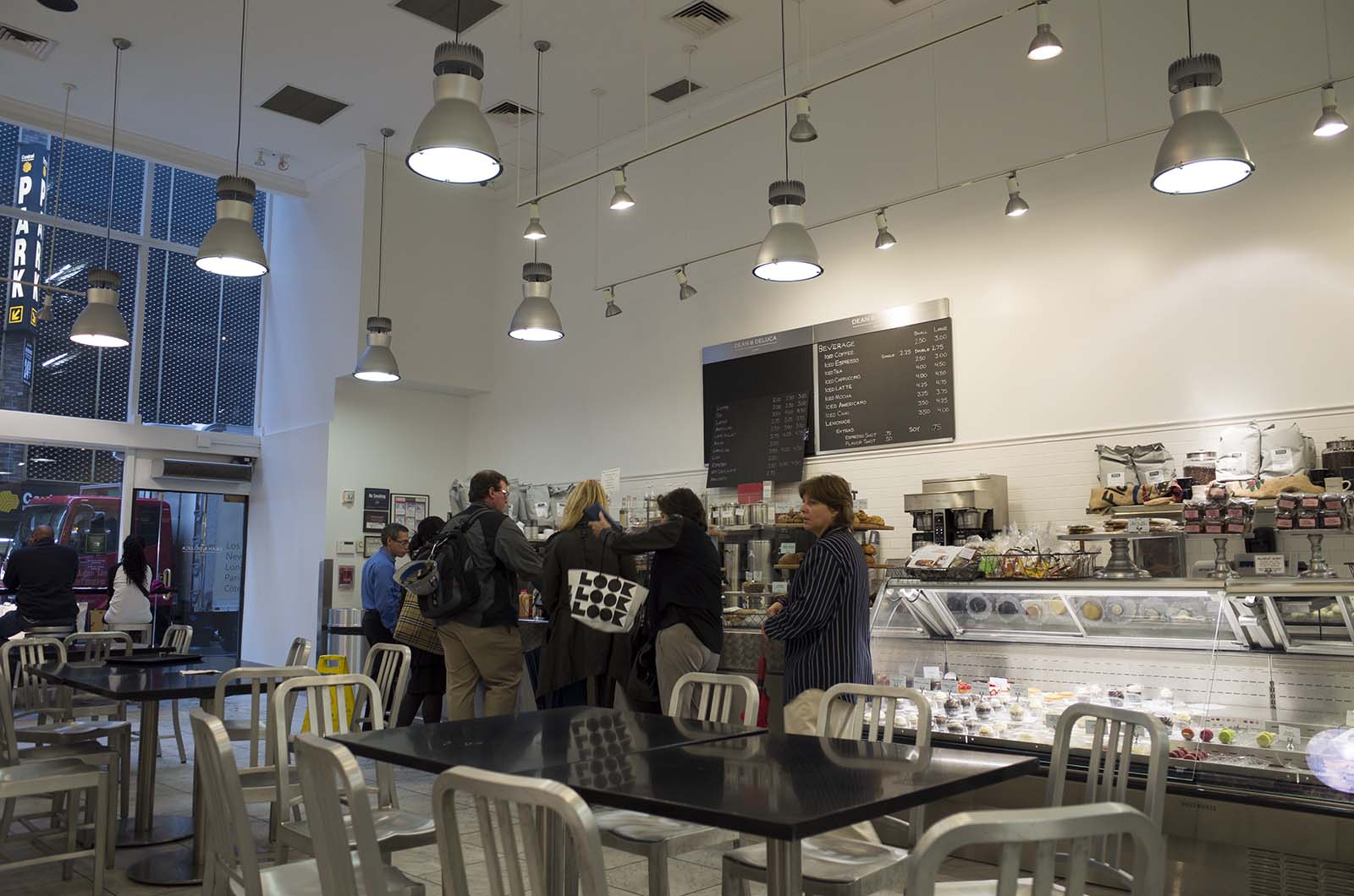 アメリカの旅2014:ディーンアンドデルーカで朝食・店内