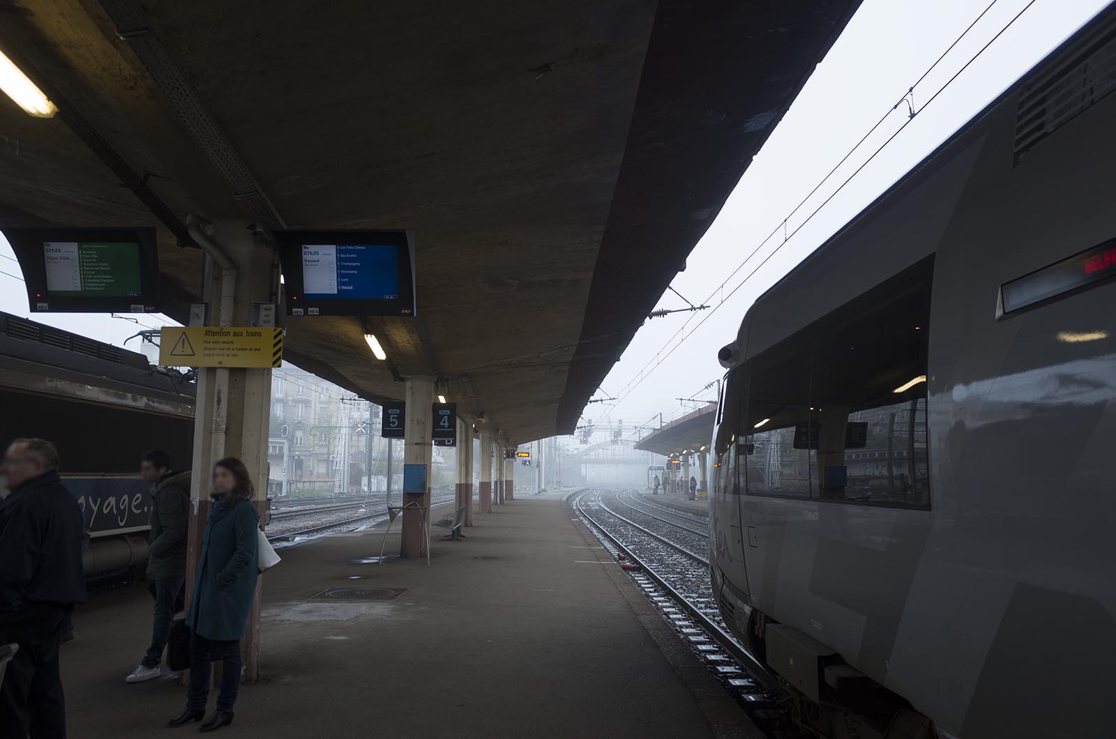 ヨーロッパ鉄道建築の旅’16:5日目 バーゼルからロンシャンの礼拝堂へ電車だけで行く