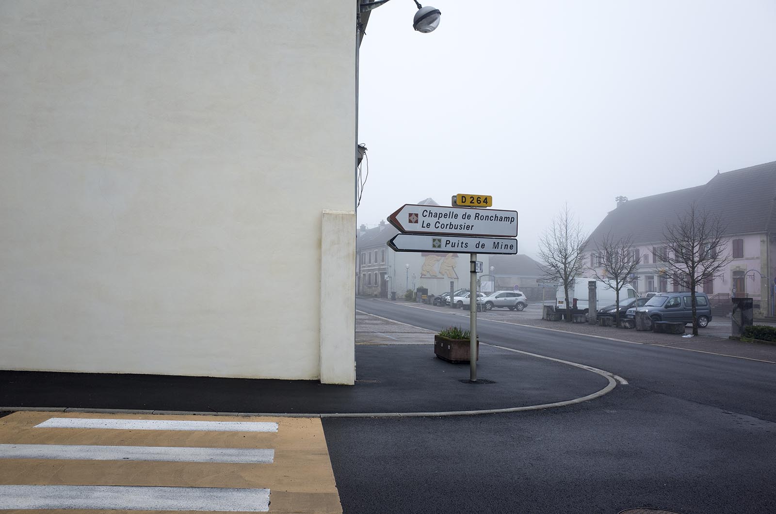 ヨーロッパ鉄道建築の旅’16:5日目 バーゼルからロンシャンの礼拝堂へ電車だけで行く