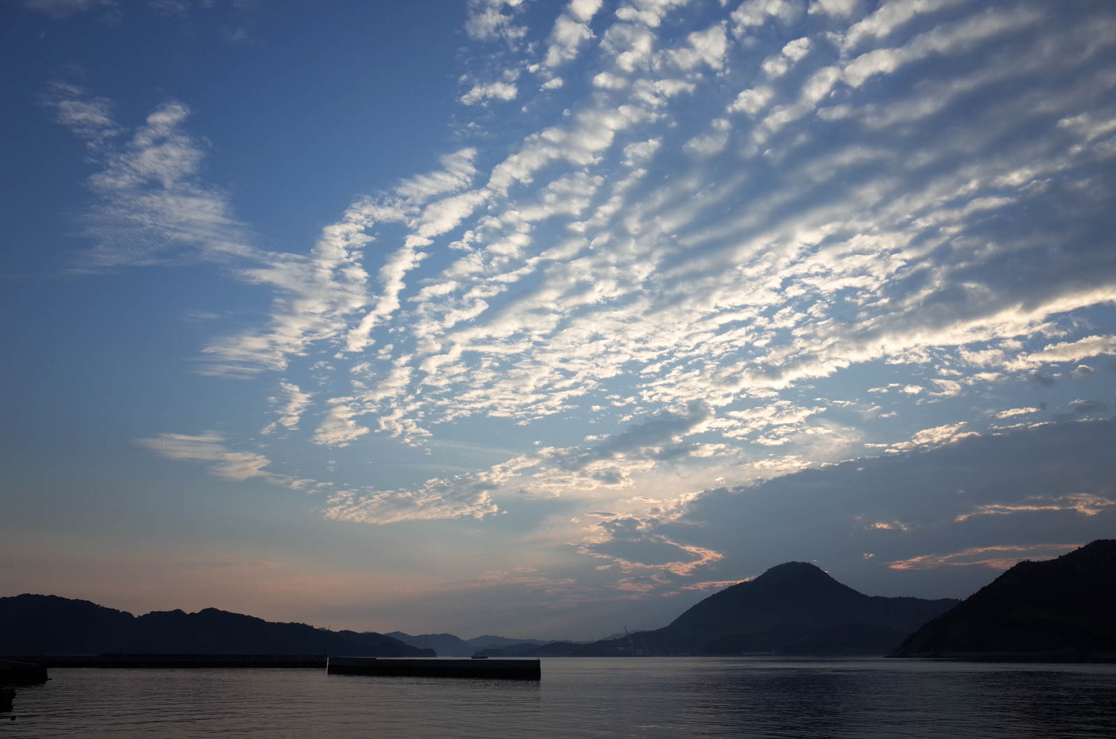 愛媛県・佐島にある古民家ゲストハウス「汐見の家」に泊まった。