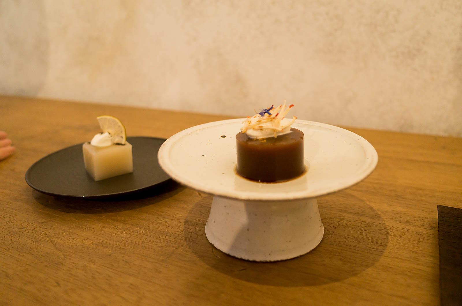 京都・町家カフェで新しい和菓子「うめぞの茶房」